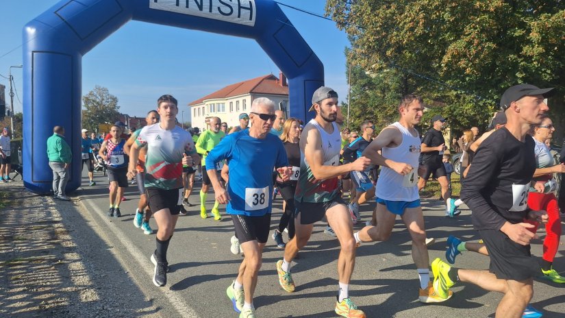 FOTO: U Poljani Bi&scaron;kupečkoj trčali u spomen na poginule branitelje 104. brigade