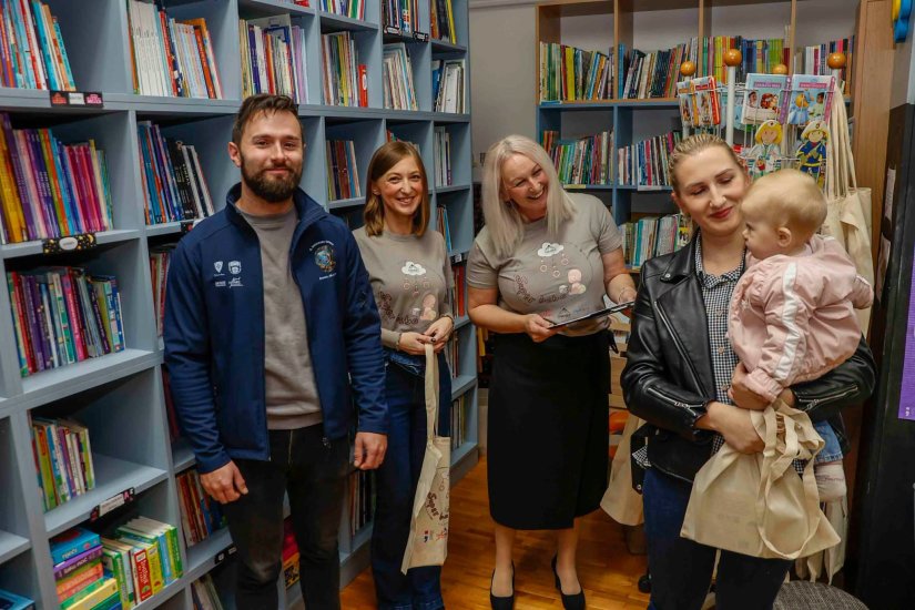 FOTO "Super beba" ponovno u Ivancu: najmlađi dobili prve slikovnice i besplatno članstvo u knjižnici