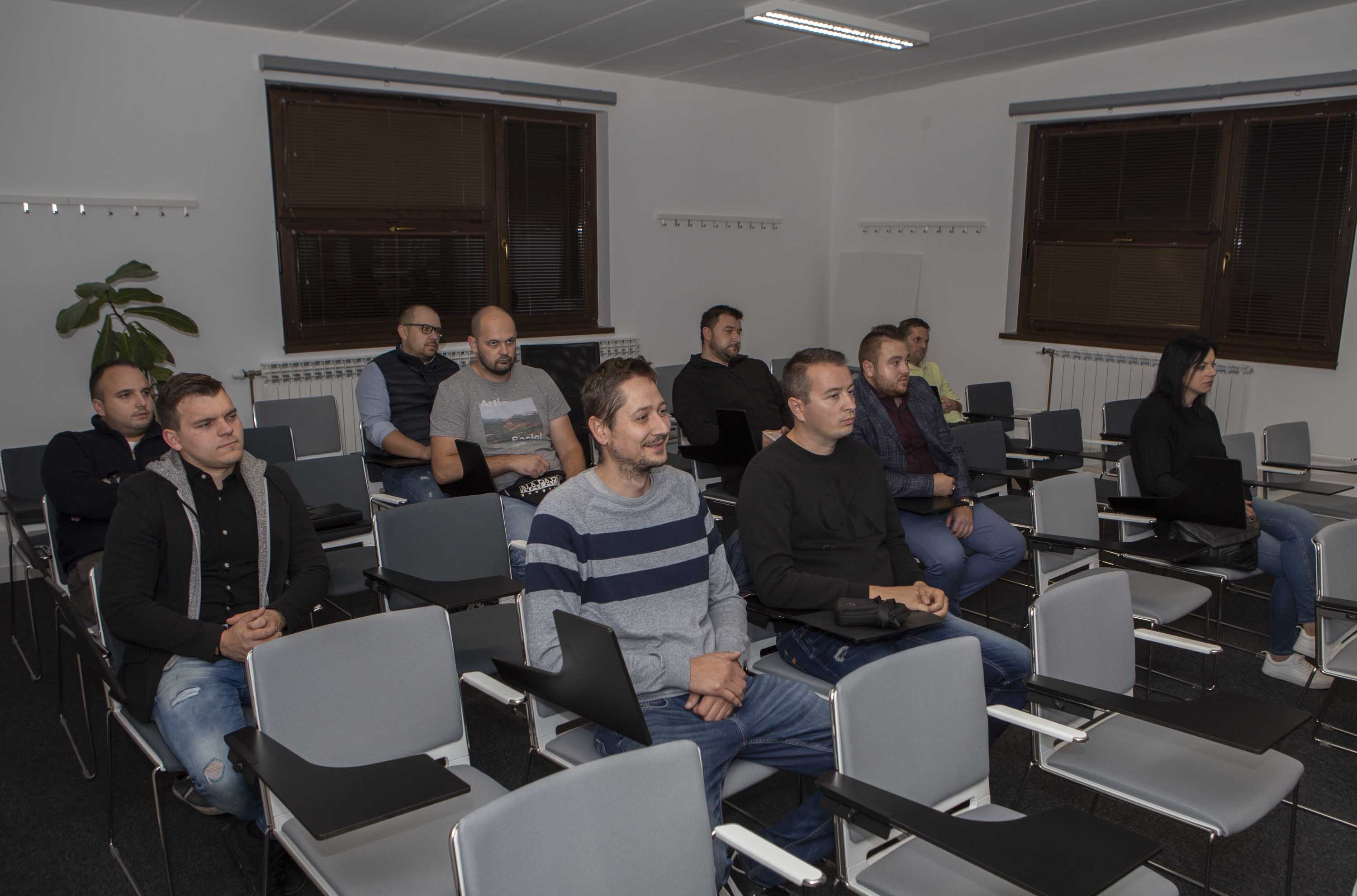 pomoc1-stanogradnja-131022.jpg
