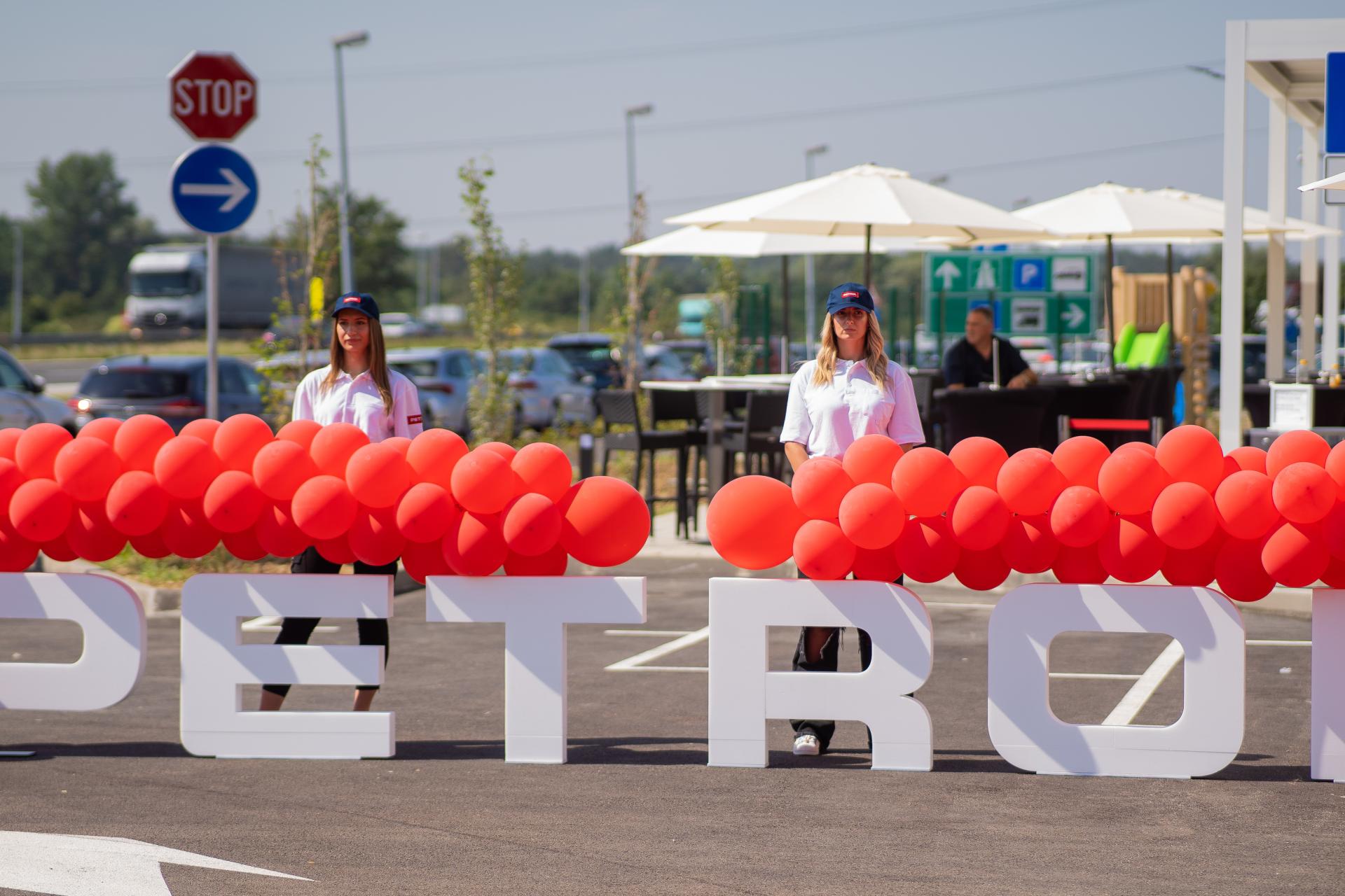 petrol-sv-helena-autocesta-otvorenje-mcdonalds-benzinska-16.jpg