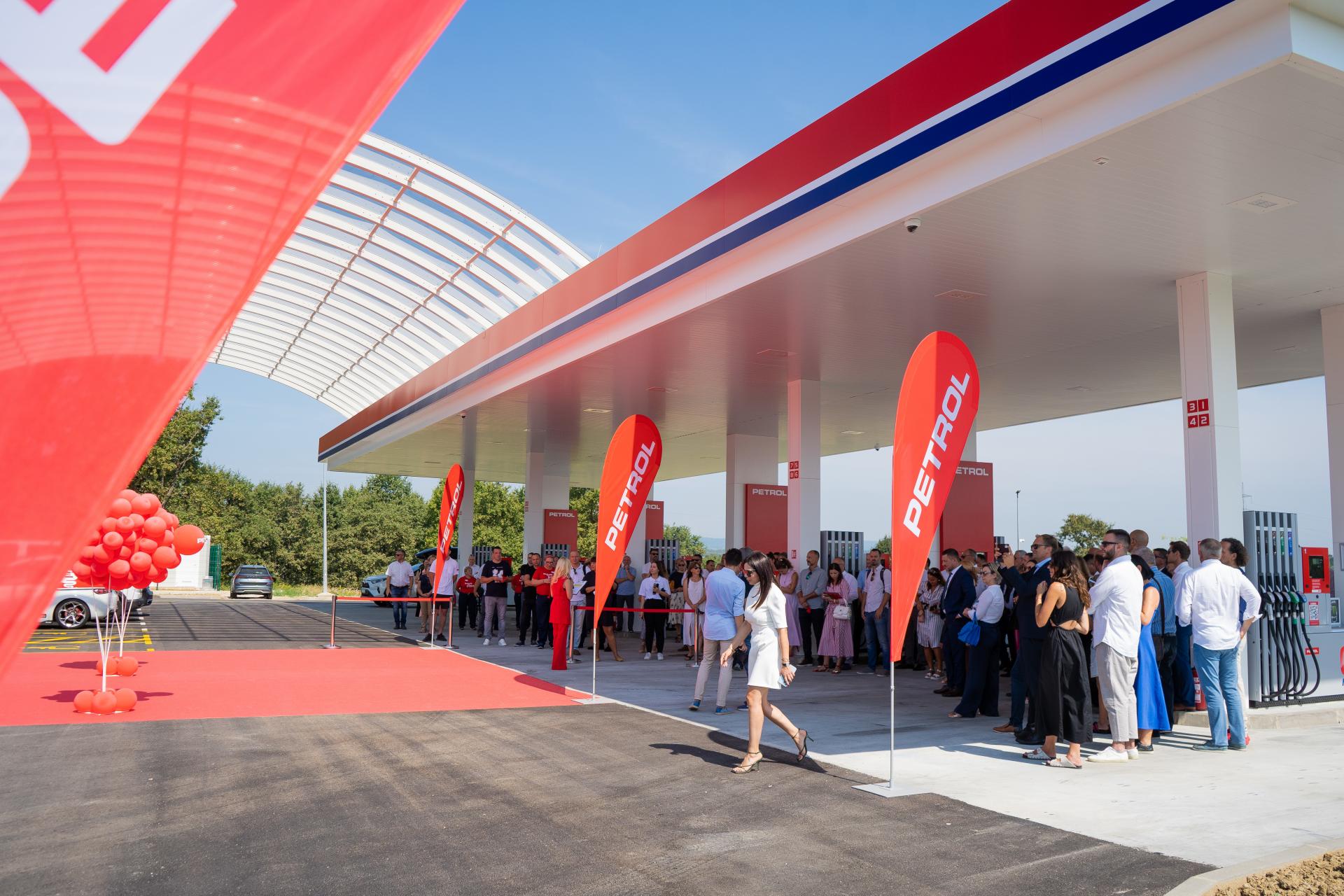 petrol-sv-helena-autocesta-otvorenje-mcdonalds-benzinska-27.jpg