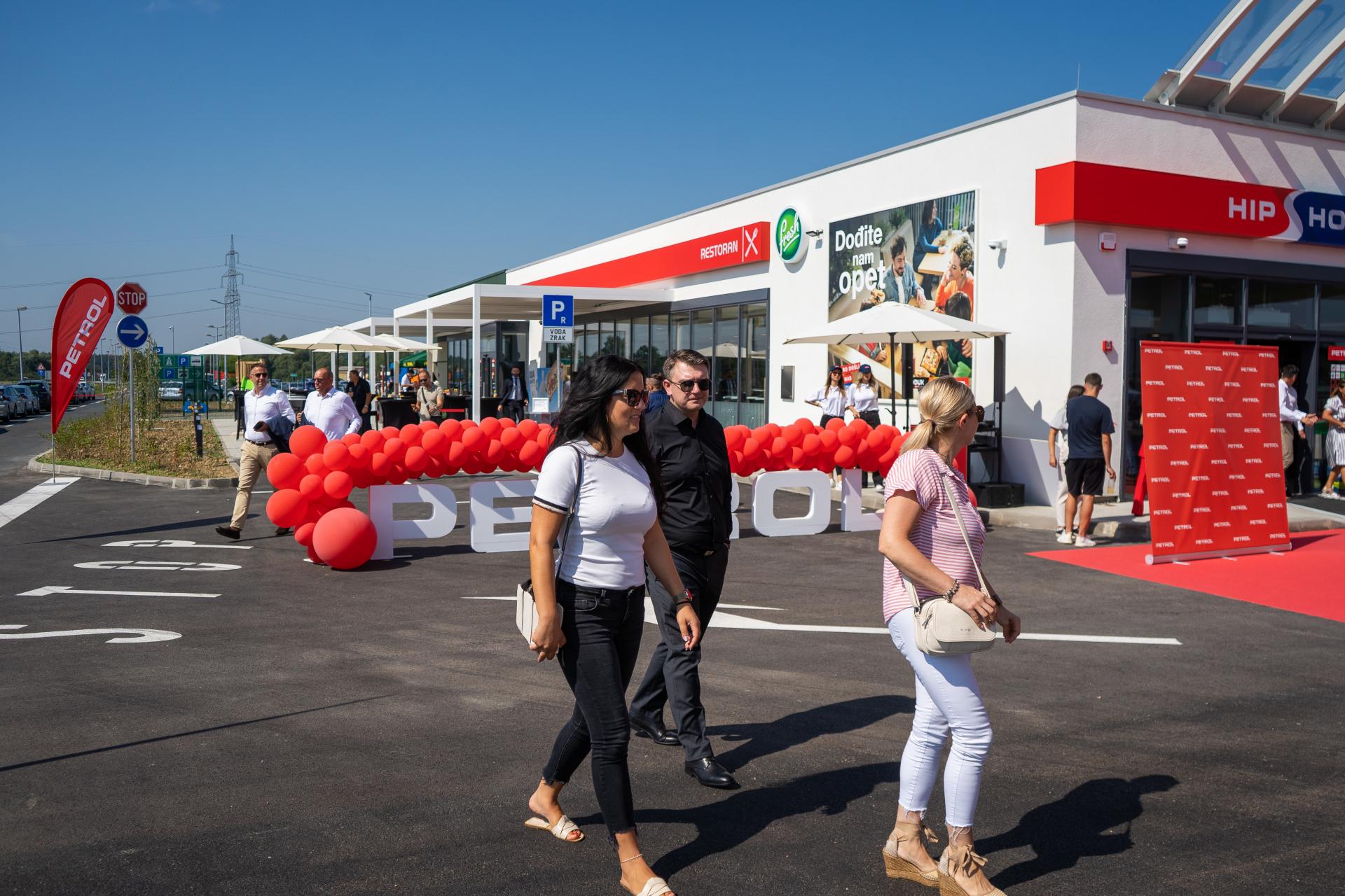 petrol-sv-helena-autocesta-otvorenje-mcdonalds-benzinska-4.jpg
