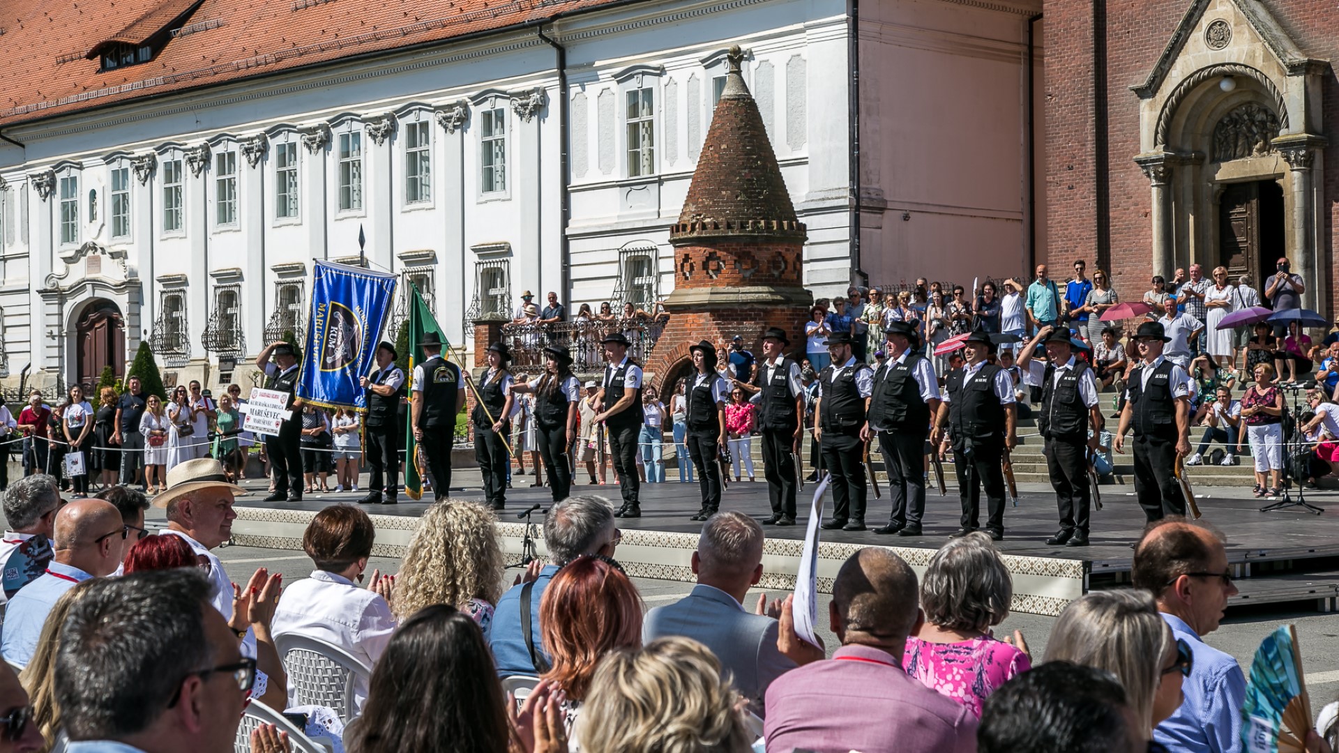 070724-djakovacki-vezovi-kum-kuburasi-marusevec_1.jpg