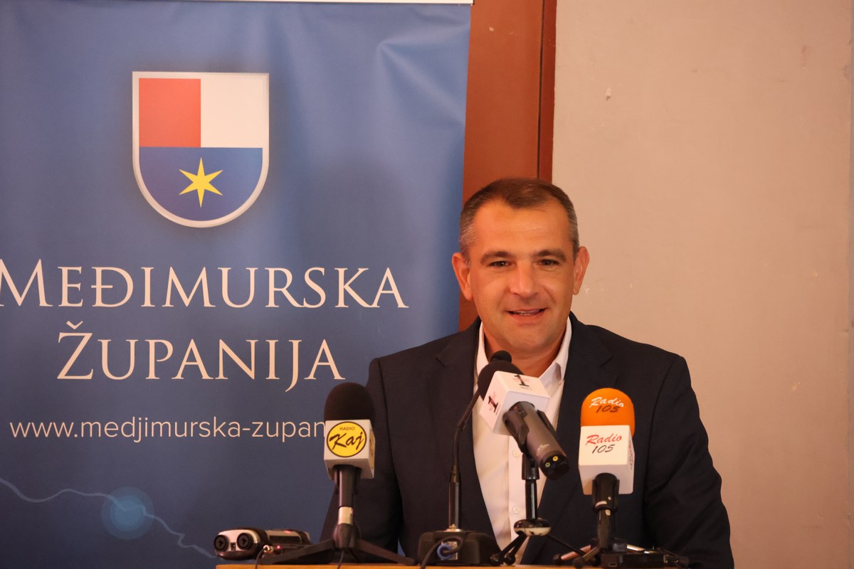 Pocetna-konferencija-Centar-za-starije-Nedelisce-14.jpg