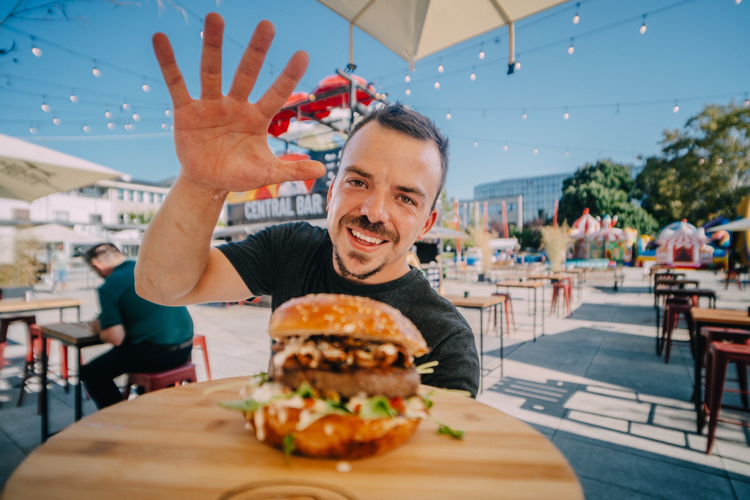 Ivica_Sipus_i_njegov_Skartoc_ljubavi_veterani_su_Spancir_Burger_Festivala.jpg