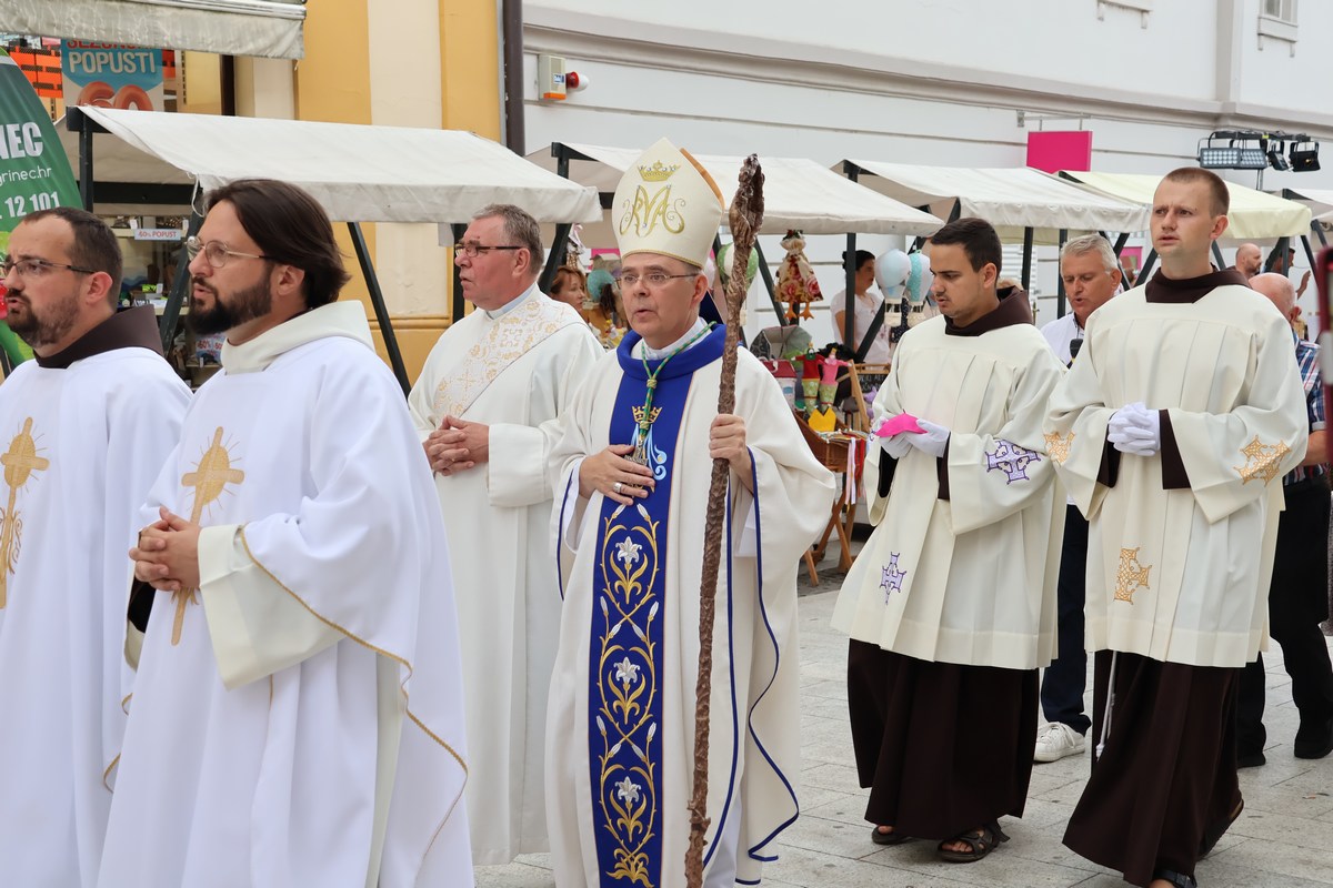 Procesijom-i-svetom-misom-u-Cakovcu-proslavljen-blagdan-Gospe-od-Andela-19.jpg