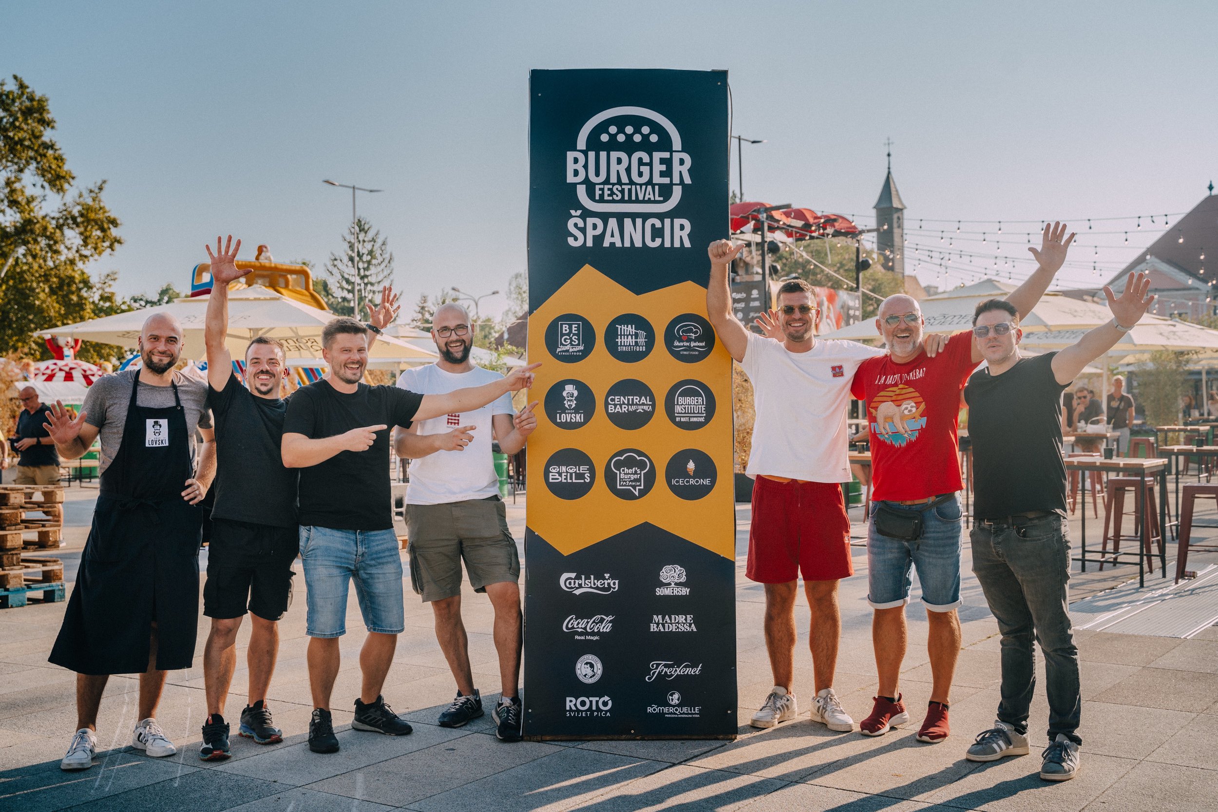 Sudionici_Spancir_Burger_Festivala_svakoga_dana_s_osmijesima_docekuju_velike_i_male_spancirere.jpg