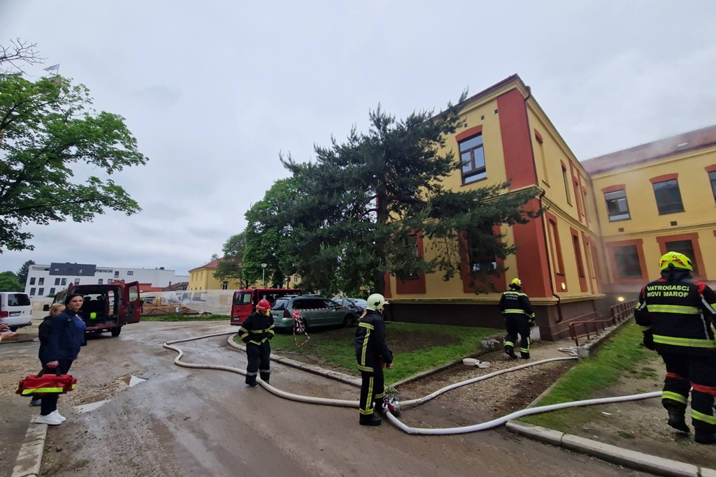 opca_bolnica_varazdin_-vatrogasna_vjezba_09052025_5.jpg
