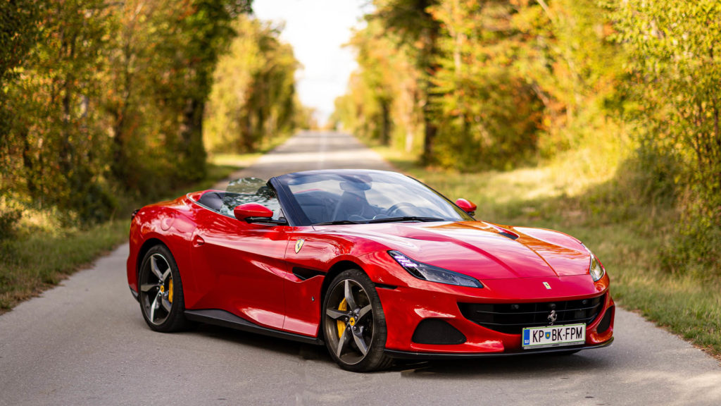 FOTO_2_-Ferrari_Portofino.jpg