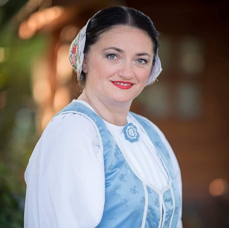 Ruzica_Kisur_Safranec.jpg