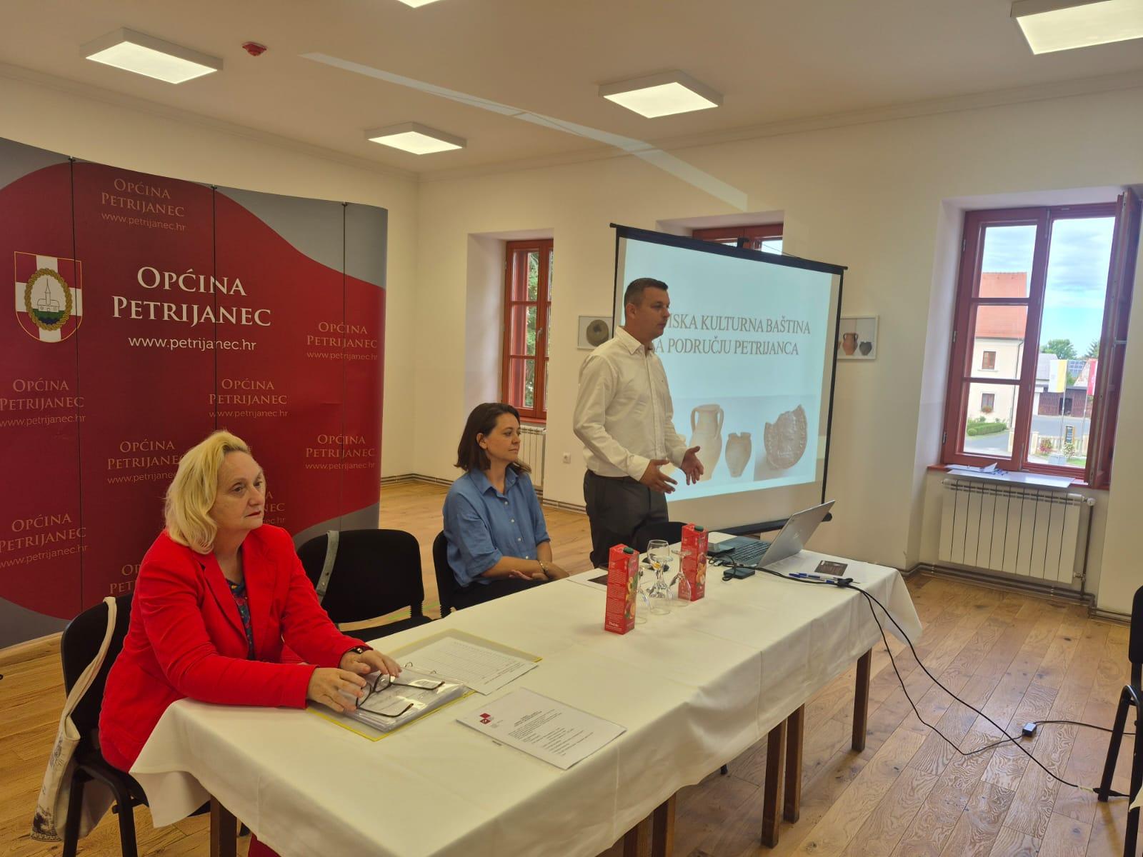 ravnatelji_sastanak_petrijanec_18092025_2.jpg