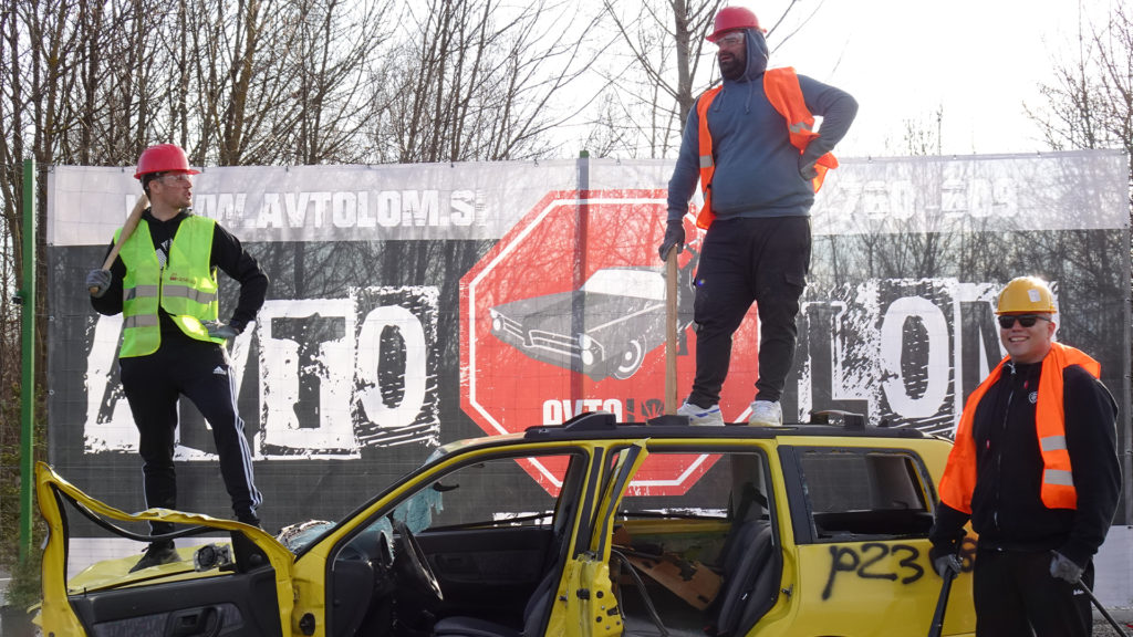 FOTO_3_autolom.jpg