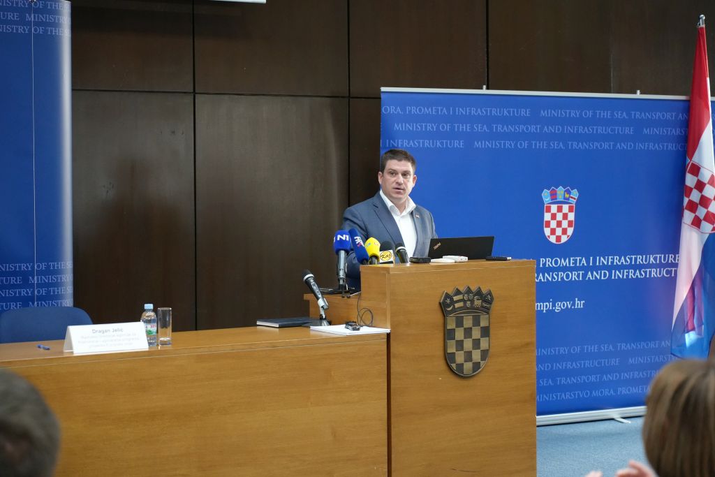 MMPI_elektricni_autobusi_ugovor_Cistoca_Varazdin_28102025_4.jpg