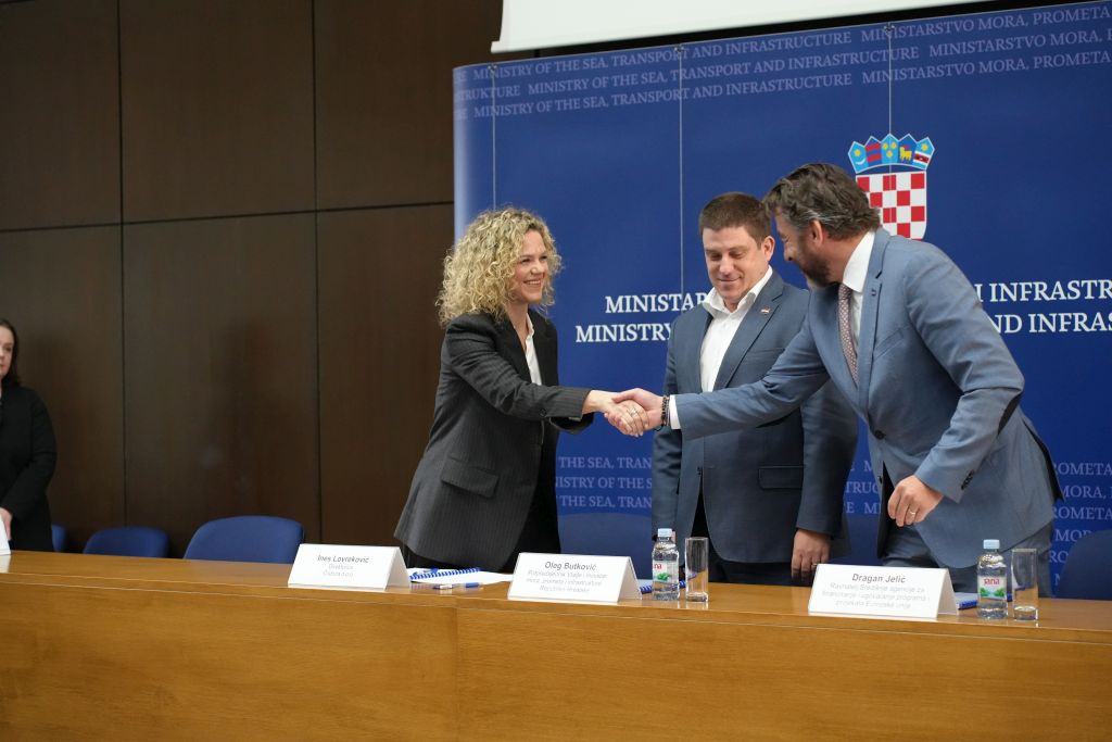 MMPI_elektricni_autobusi_ugovor_Cistoca_Varazdin_28102025_7.jpg