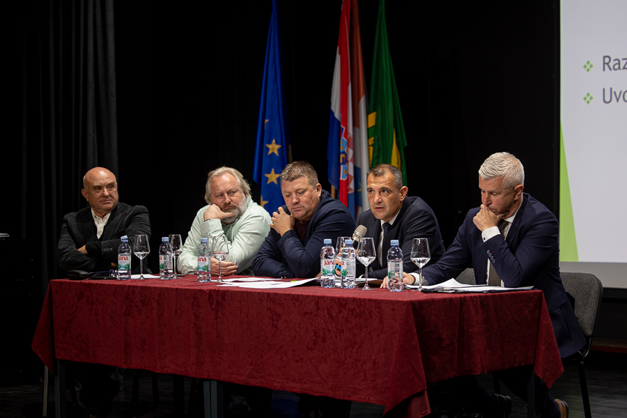 Stanislav_Rebernik_Miroslav_Polovanec_Robert_Horvat_Matija_Posavec_Tugomir_Majdak_foto_Matej_Scavnicar.jpg1.jpg