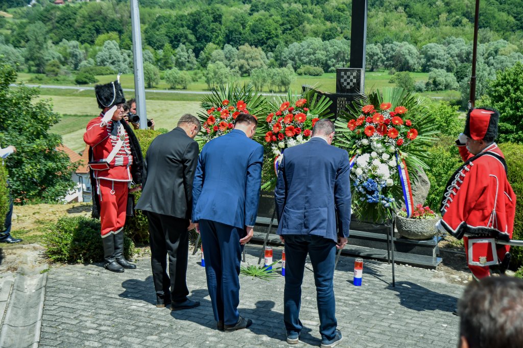 Pokop_posmrtnih_ostataka_36_zrtava_Mozdenec_38.jpg