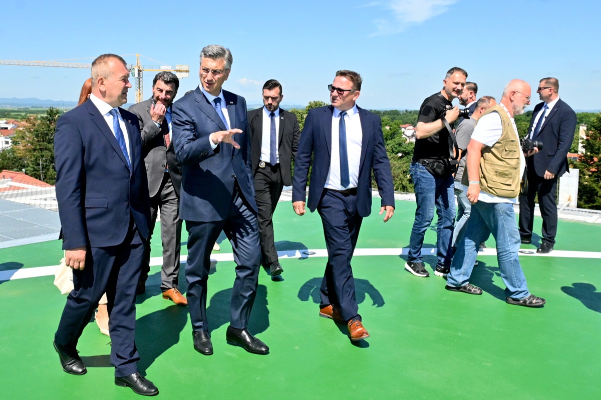 ESC_6890.JPG