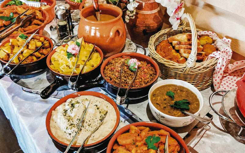 bajkovita_suma_tradicijski_stol.jpg