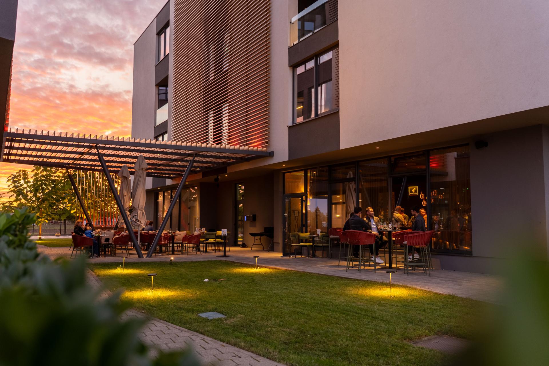 ozone-bar-16.jpg